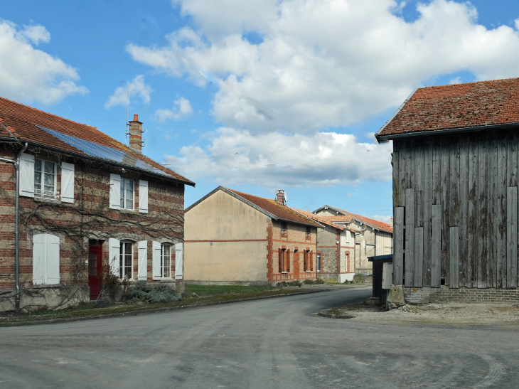 Dans le village - Malmy