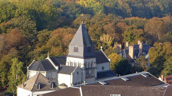 Vue sur l'église - Mareuil-sur-Ay