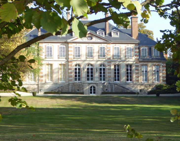 L'arrière du château de Montebllo - Mareuil-sur-Ay