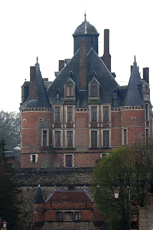 Vue sur le châreau - Montmort-Lucy