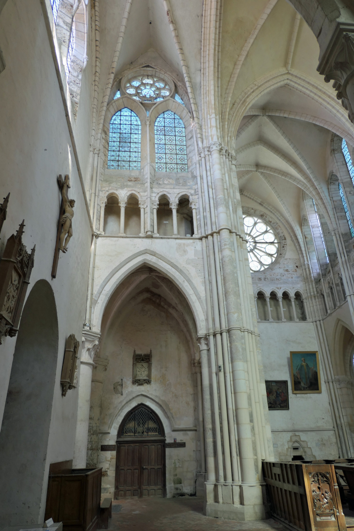 Dans l'église - Orbais-l'Abbaye