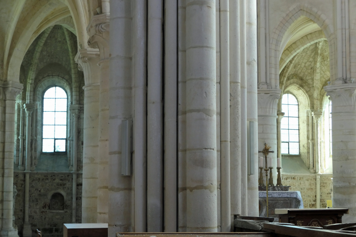 Dans l'église - Orbais-l'Abbaye