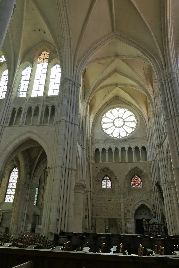 Dans l'église - Orbais-l'Abbaye