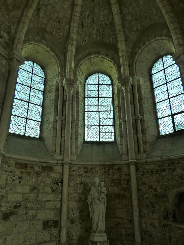 Dans l'église - Orbais-l'Abbaye