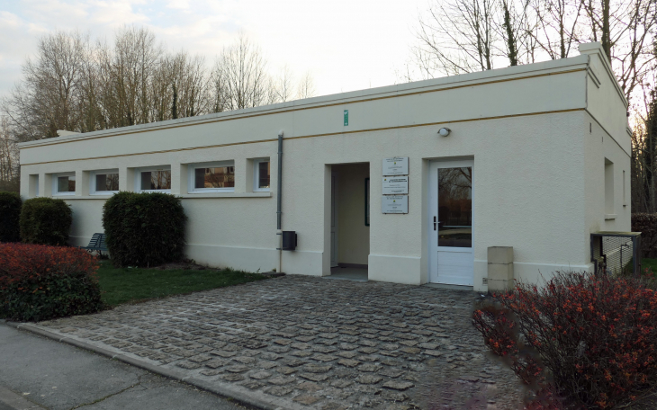 Le lavoir transformé en bâtiment administratif - Oyes