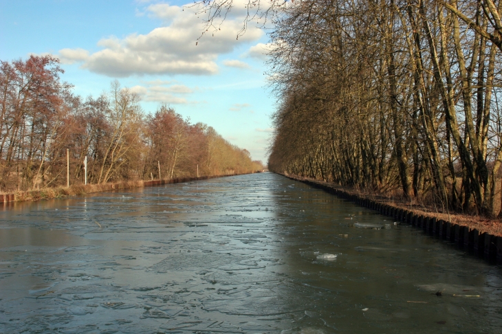 Le canal gelé, fevrier 2012 by Jtkfr - Pargny-sur-Saulx