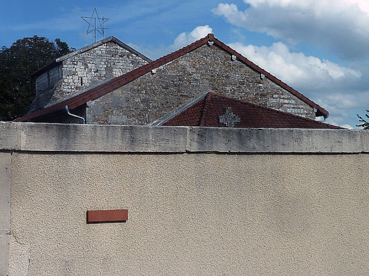 L'église derrière le mur - Plichancourt