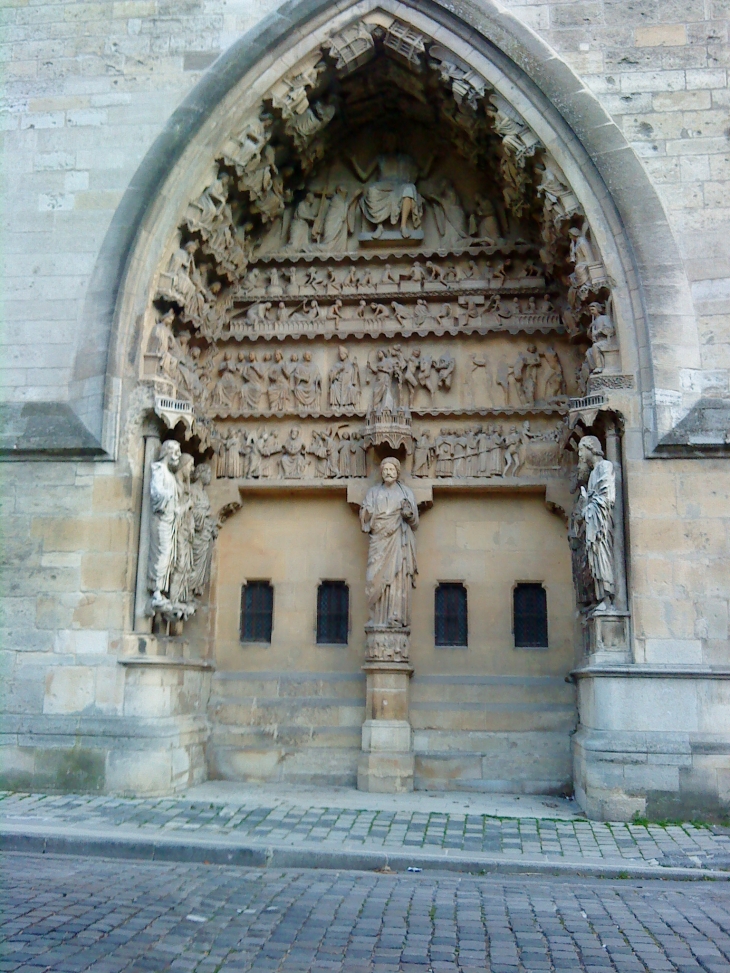 Porte coté de la Cathédrale - Reims