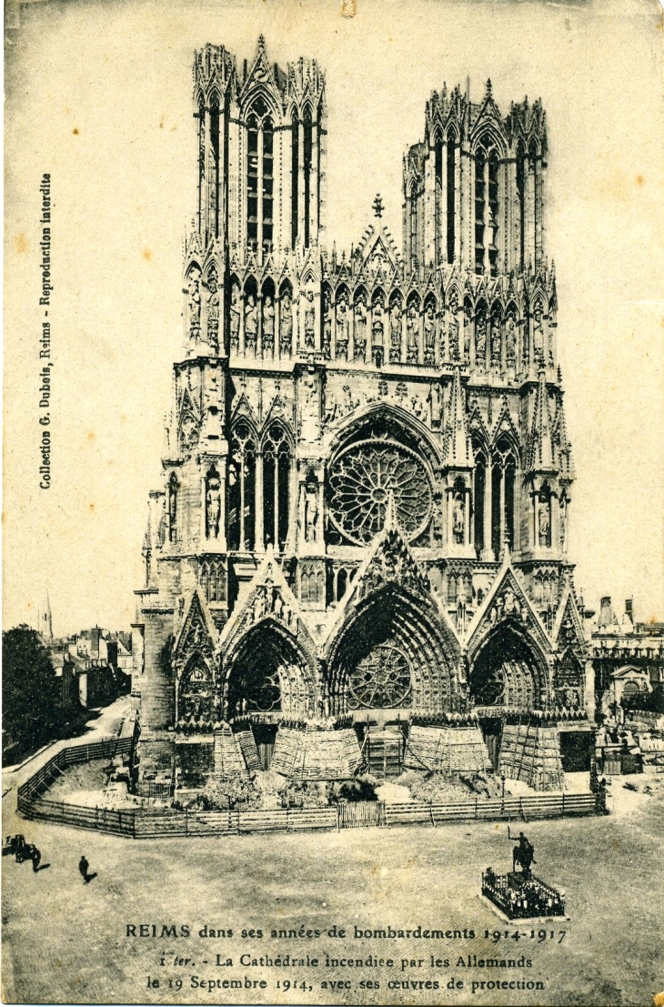 La Cathédrale incendiée par les Allemands, carte postale ancienne. - Reims