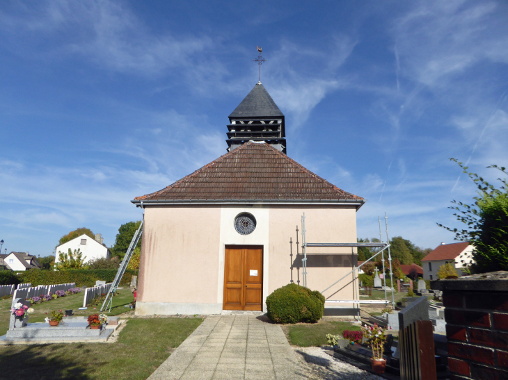 L'église et le cimetière militaire - Saint-Imoges