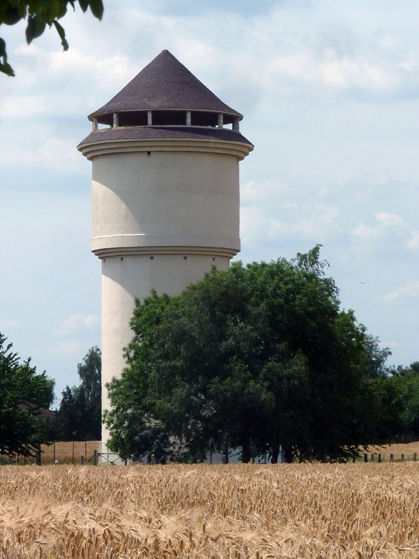 Le château d'eau - Sainte-Marie-du-Lac-Nuisement