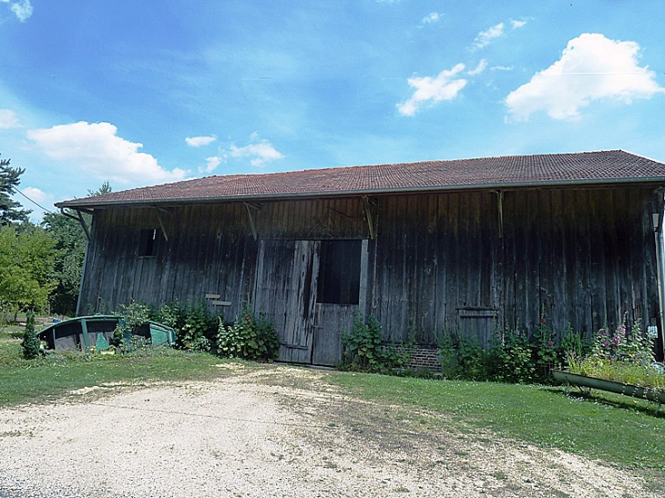 Grange en bois - Sainte-Marie-du-Lac-Nuisement