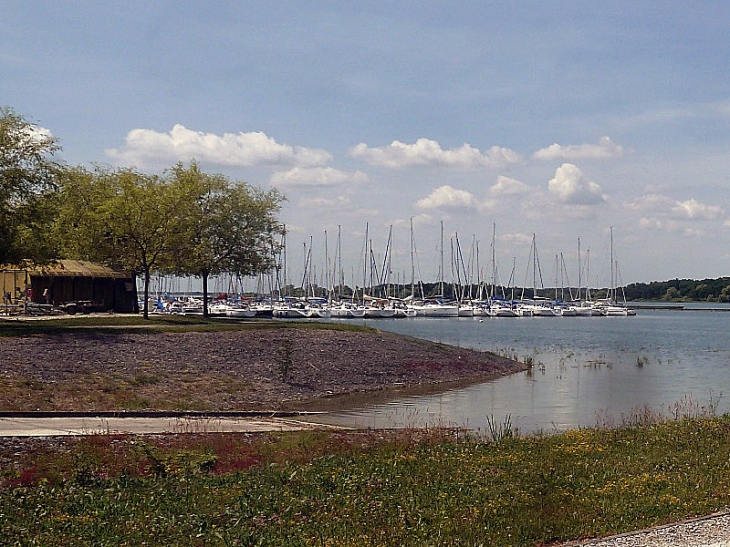 Le port de plaisance - Sainte-Marie-du-Lac-Nuisement