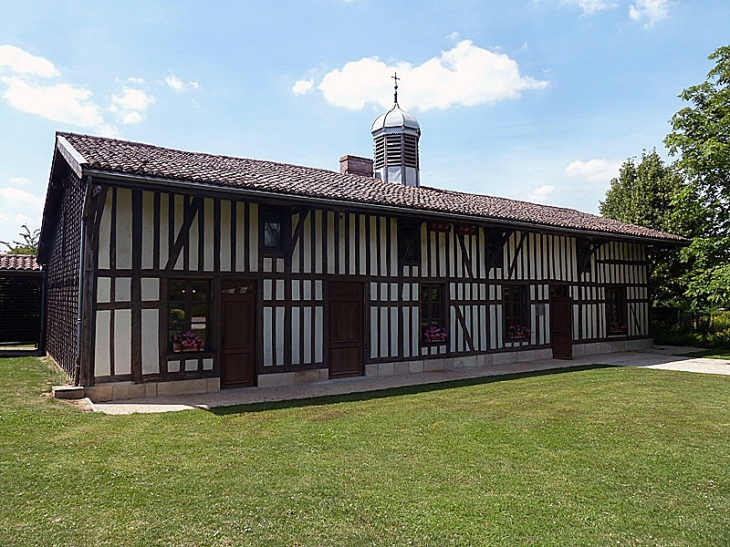 Village musée du Der : la mairie-école du village englouti  de Nuisemt aux Bois - Sainte-Marie-du-Lac-Nuisement