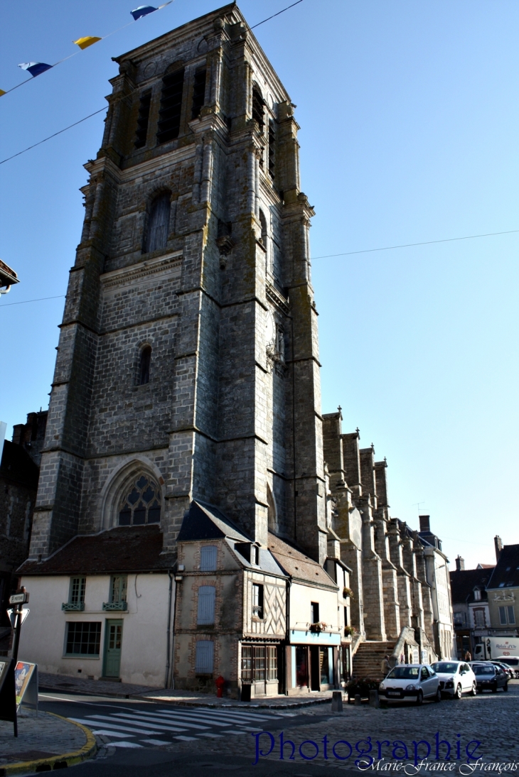  L'église de Sézanne 