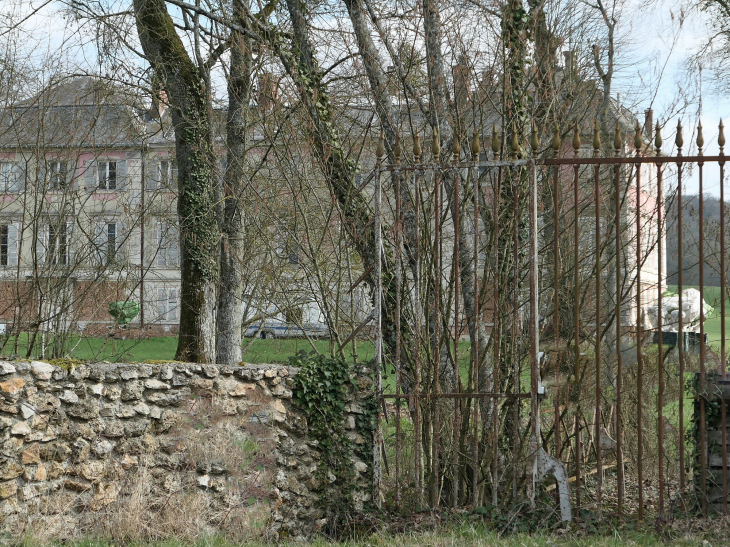 Le château - Suizy-le-Franc