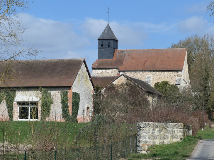 Vers l'église - Suizy-le-Franc