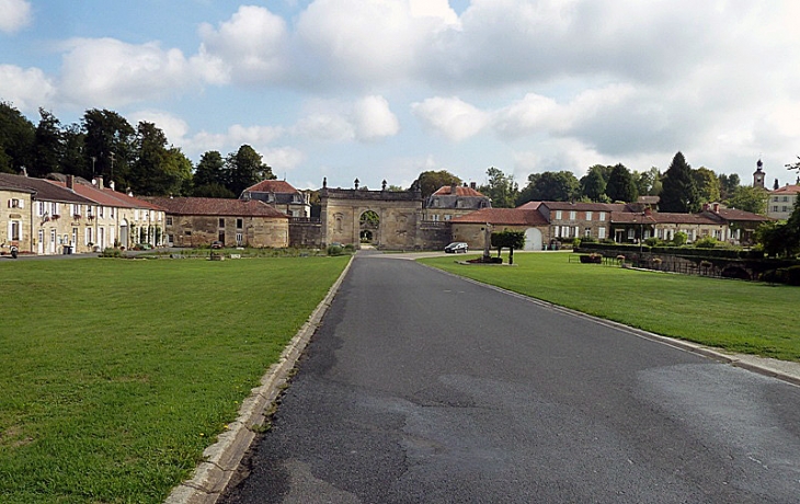 L'entrée du village - Trois-Fontaines-l'Abbaye