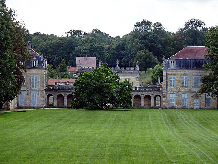 L'abbaye côté jardin - Trois-Fontaines-l'Abbaye