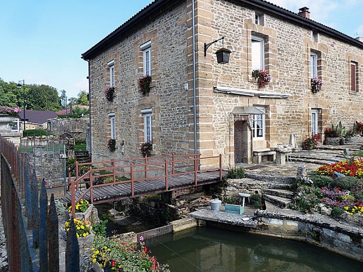 Ancien moulin - Trois-Fontaines-l'Abbaye