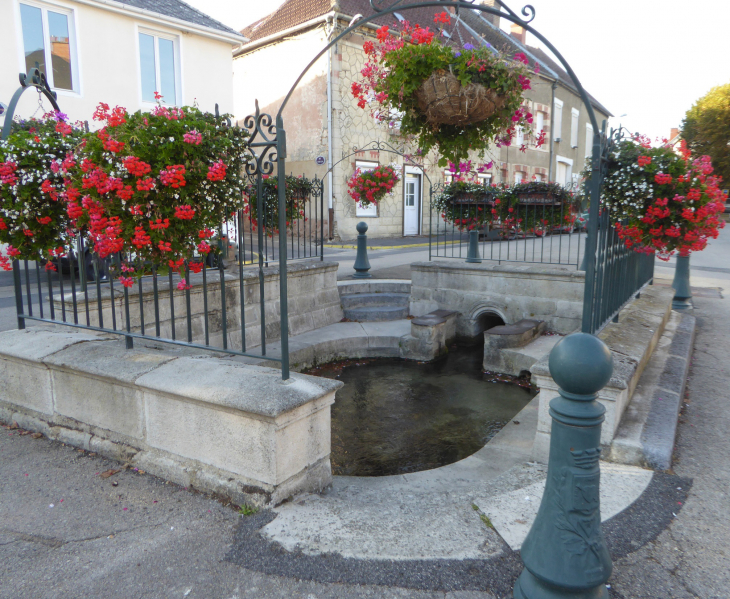 La grand fontaine - Vertus