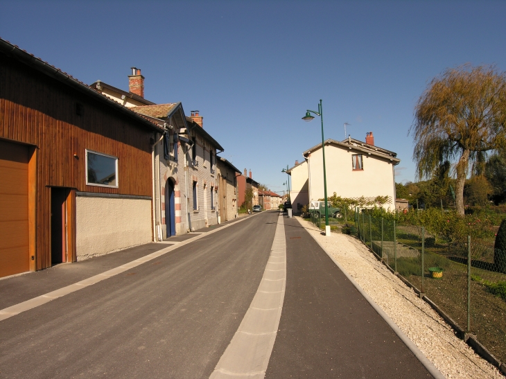 Rue de la fontaine - Vienne-la-Ville