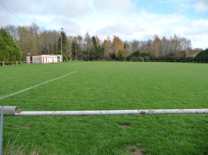 Terrain de foot - Villeneuve-Renneville-Chevigny