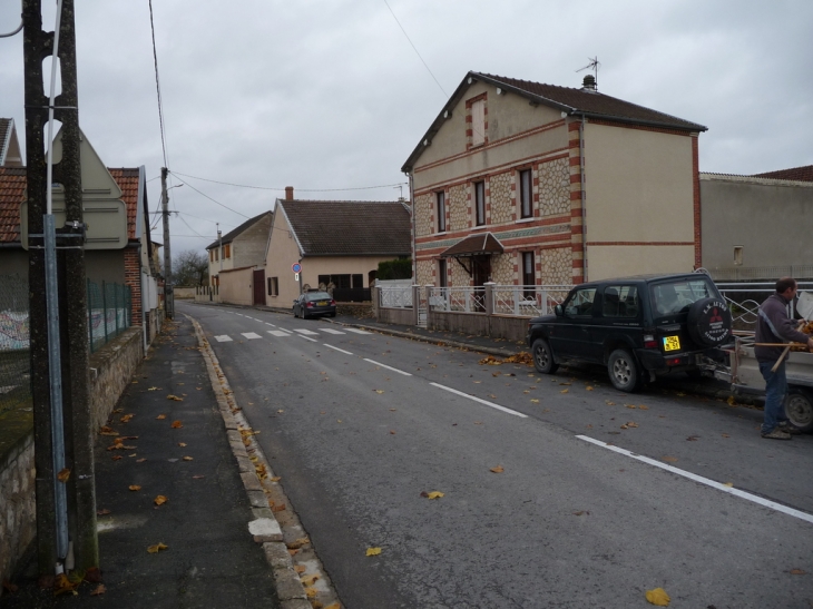 Rue de l'ecole - Villeneuve-Renneville-Chevigny