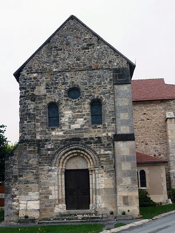 L'entrée de l'église - Villers-aux-Nœuds