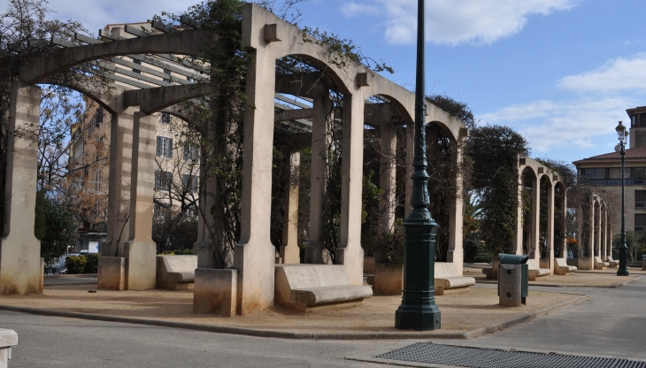 La pergola (Place De Gaulle) - Ajaccio