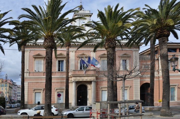 L'Hôtel de Ville - Ajaccio