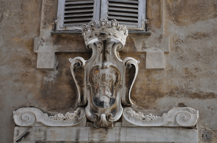 Vieux blason (Rue Notre-Dame) - Ajaccio