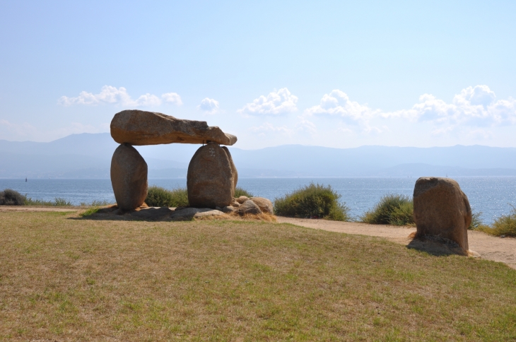 Menhir - Ajaccio