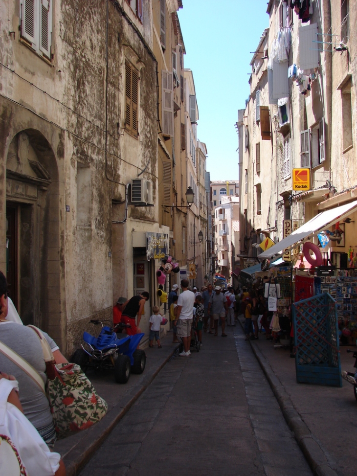 Les rues de Bonifacio