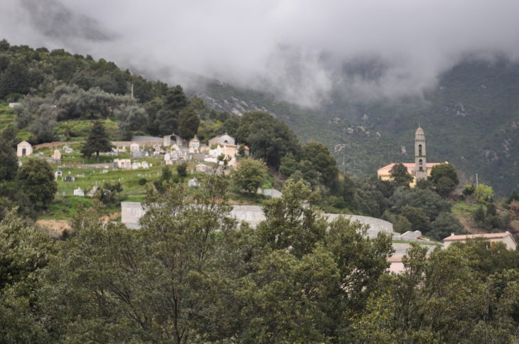 L'église et le cimetière - Ocana