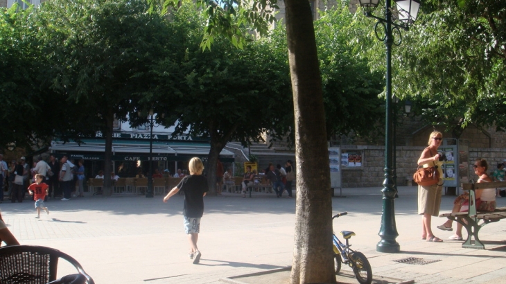 PLACE DE LA REPUBLIQUE - Sartène