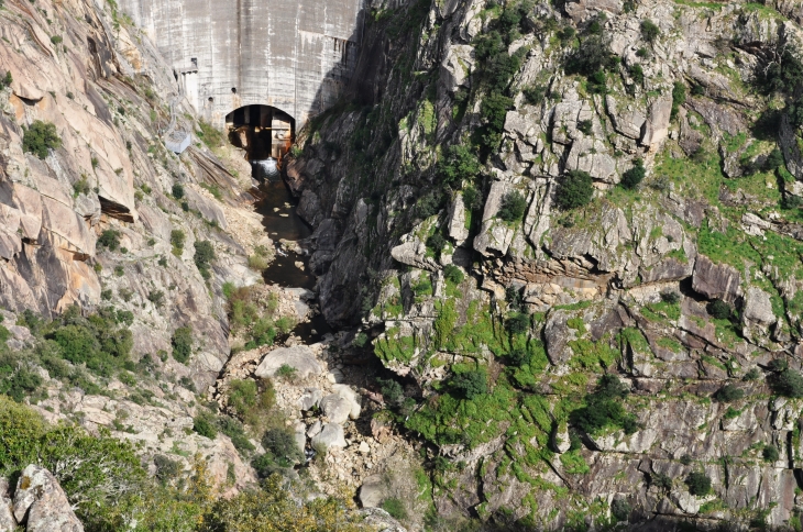 Col de Mercujo, barrage de Tolla