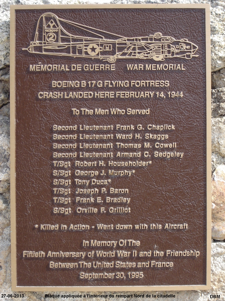 Mémorial de Guerre du Lundi 14 Février 1944. Plaque appliquée sur le rempart  Nord à l'intèrieur de la Citadelle - Calvi