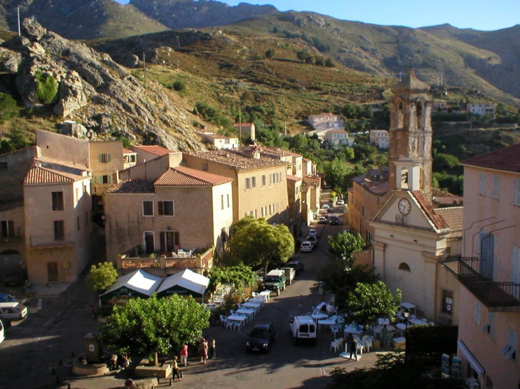 La place du village - Speloncato