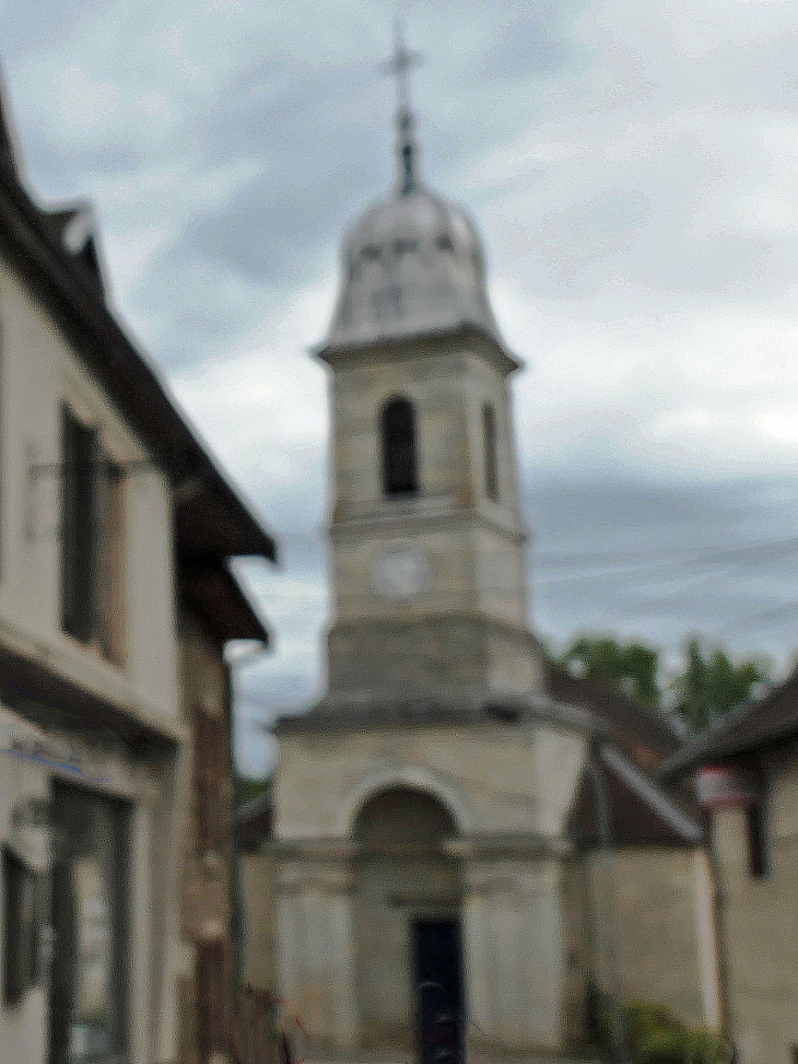 Vers l'église d'Avanne - Avanne-Aveney