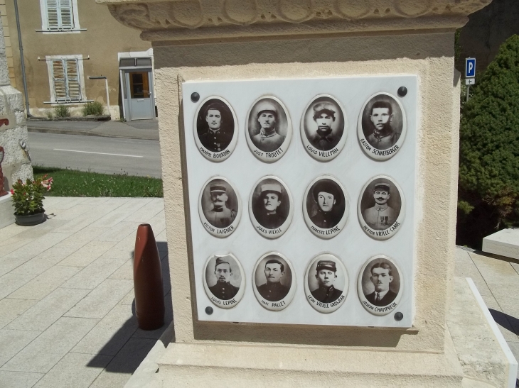 Photos des soldats morts aux fronts  trés beaux  et ,trés rare - Bannans