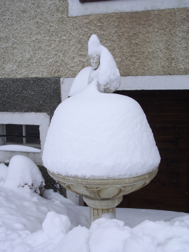 Vasque sous la neige - Charmauvillers