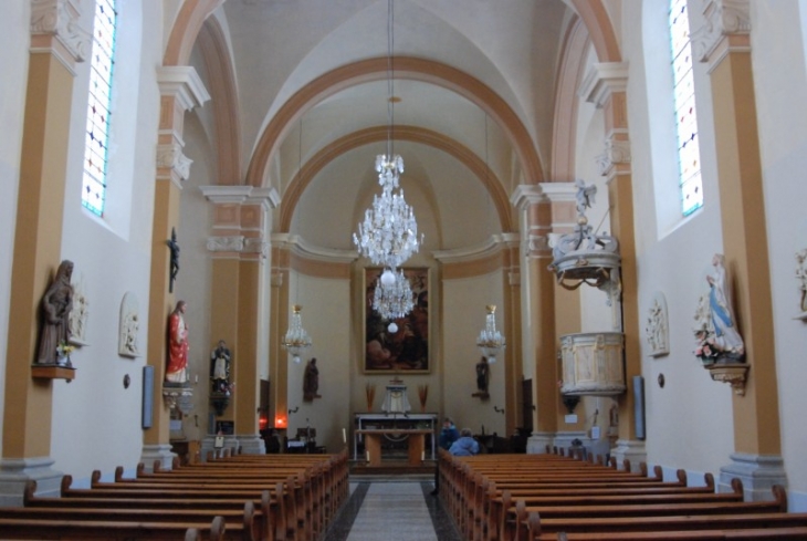 L'église de Chatelblanc: la nef - Châtelblanc