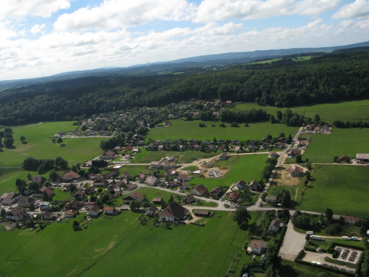 VUE AERIENNE DE L'ENSEMBLE DU VILLAGE - Dommartin