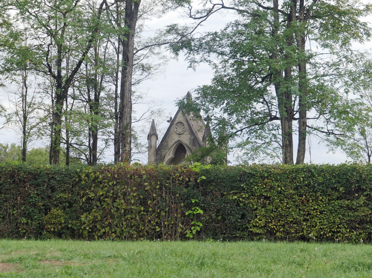 Le monument de la Vierge - Durnes