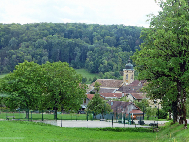 Vue sur le village - Éternoz