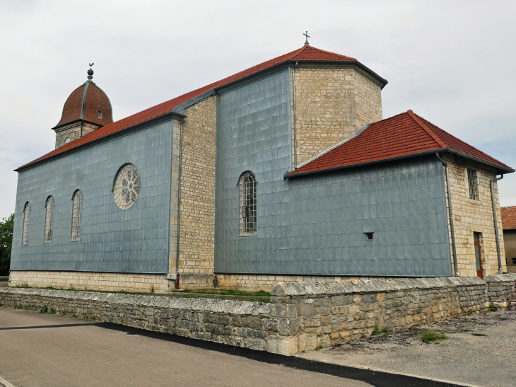 L'église protégée des intempéries - Foucherans