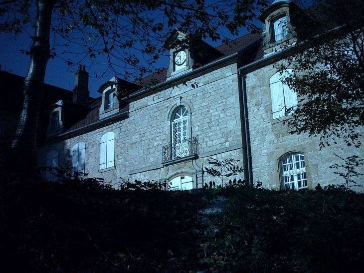 Chateau - Huanne-Montmartin