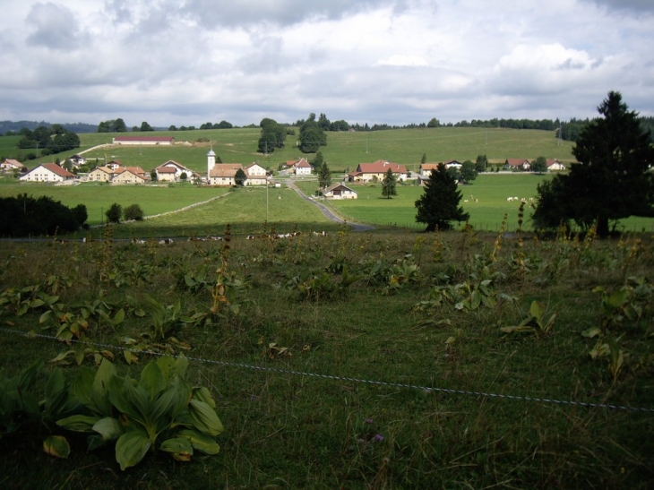 Au loin le village - Le Barboux