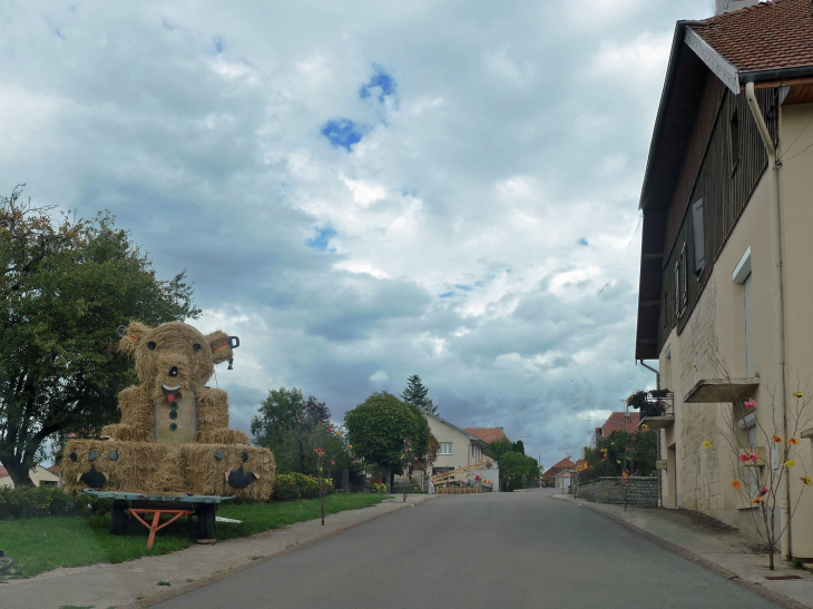 Le village décoré pour les comices agricoles - Longeville